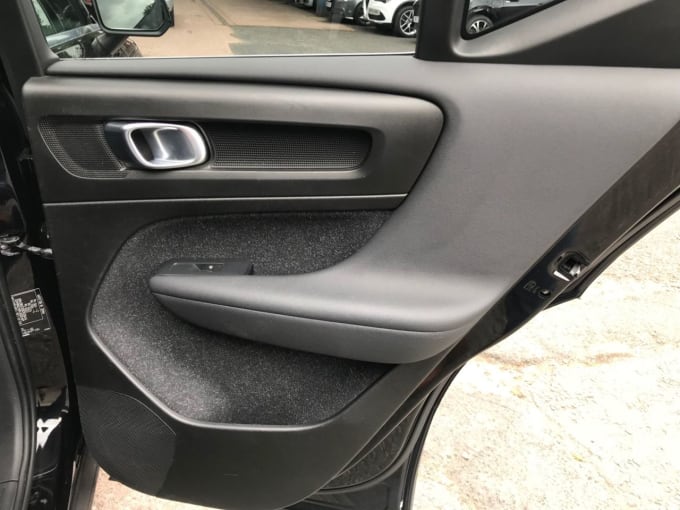 2025 Volvo Xc40