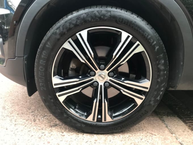 2025 Volvo Xc40