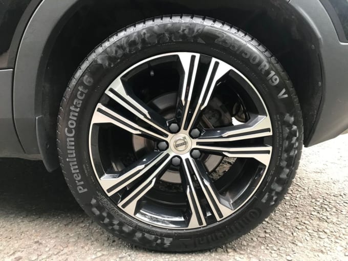 2025 Volvo Xc40