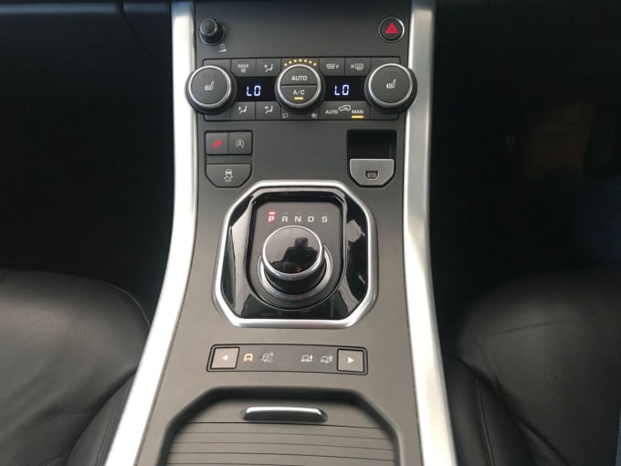 2025 Land Rover Range Rover Evoque