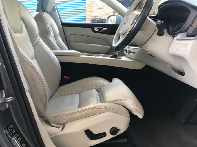 2025 Volvo Xc60