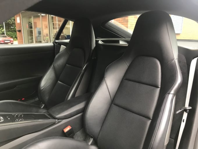 2025 Porsche 718 Cayman