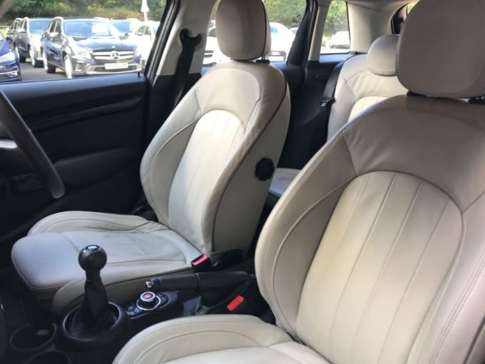 2025 Mini Hatch