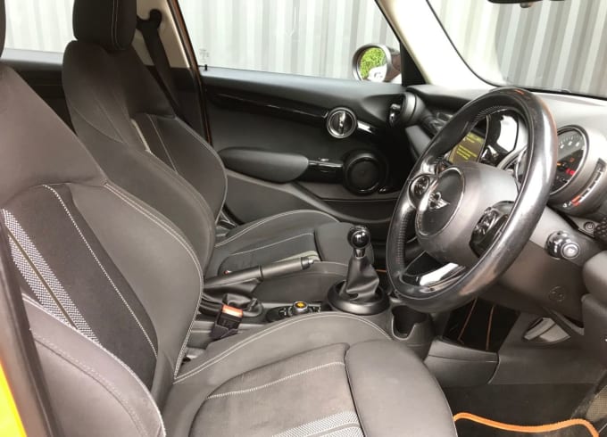 2025 Mini Hatch