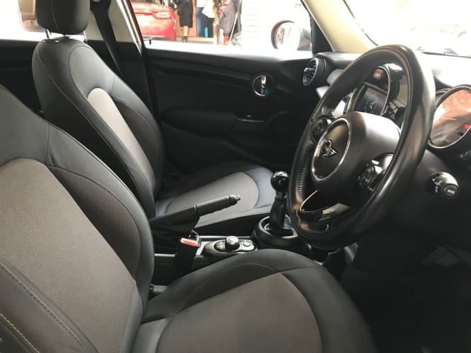 2025 Mini Hatch