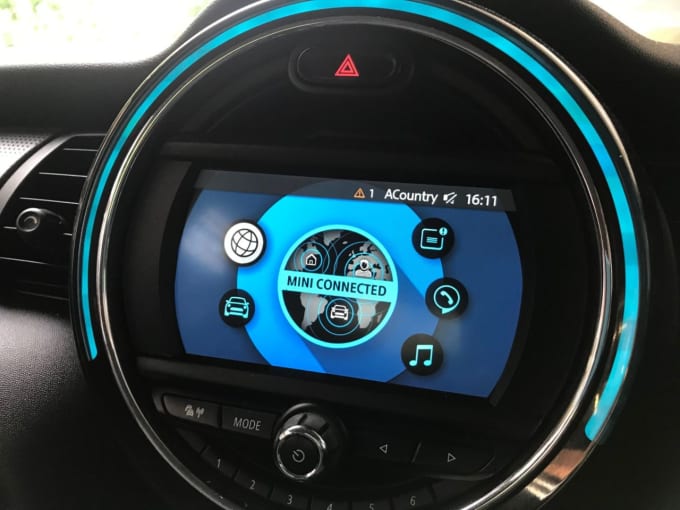 2025 Mini Hatch