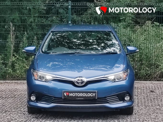2016 Toyota Auris