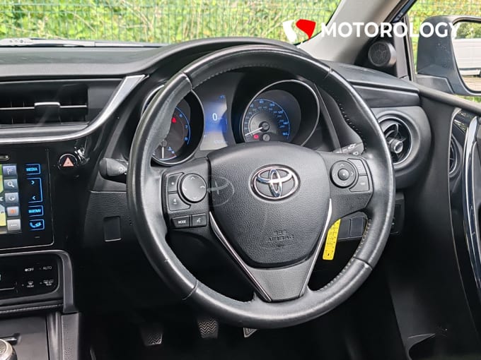 2016 Toyota Auris