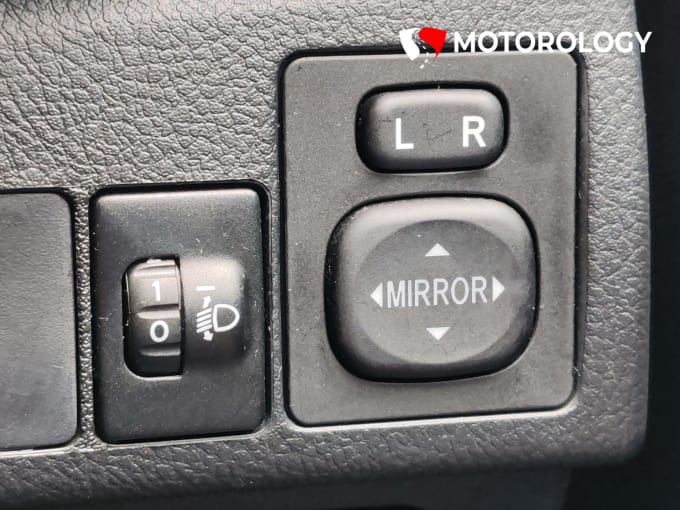 2016 Toyota Auris