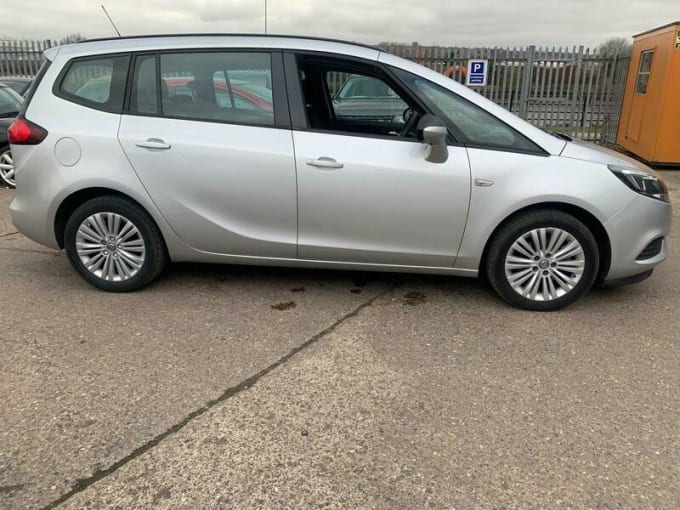 2025 Vauxhall Zafira