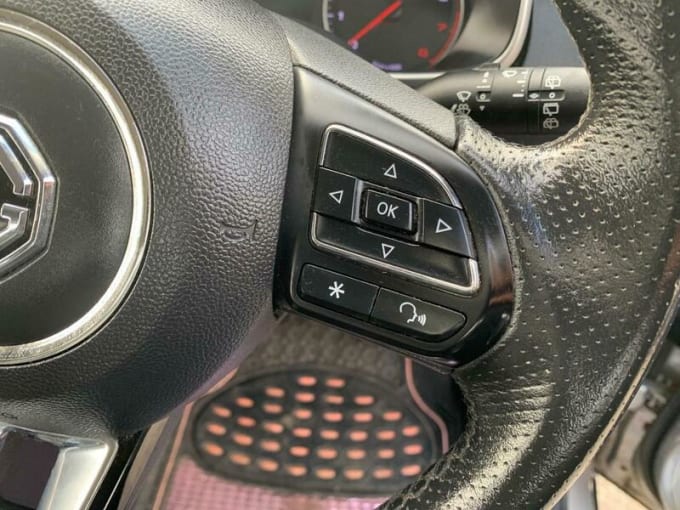 2025 Mg Zs
