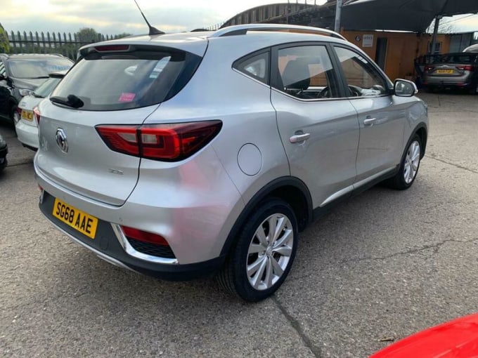 2025 Mg Zs
