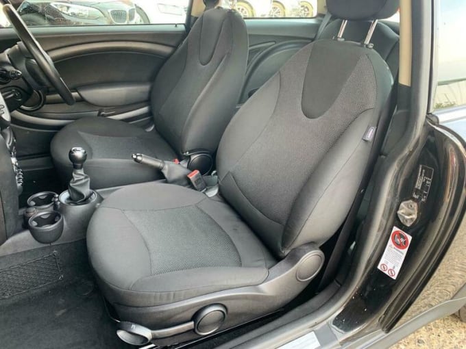 2025 Mini Hatch