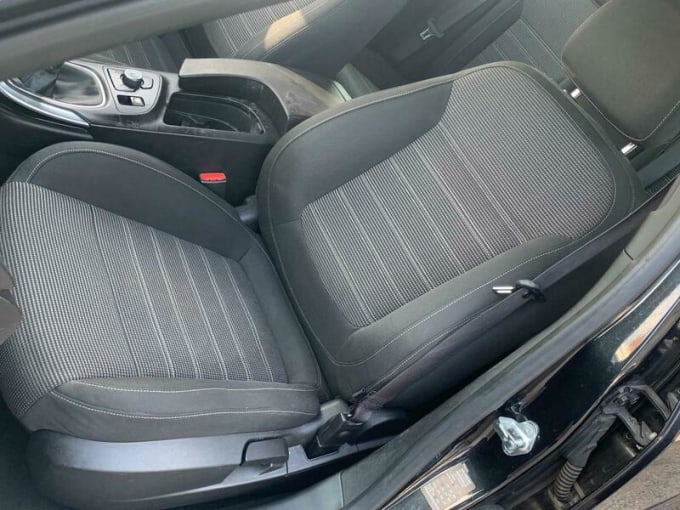 2025 Vauxhall Insignia