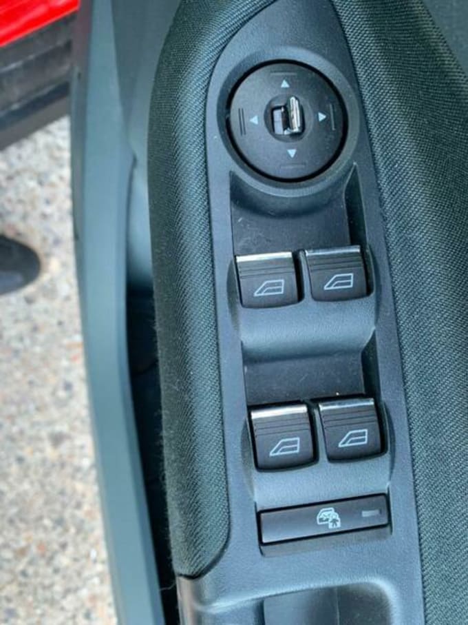 2025 Ford C-max