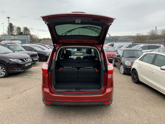2025 Ford Grand C-max