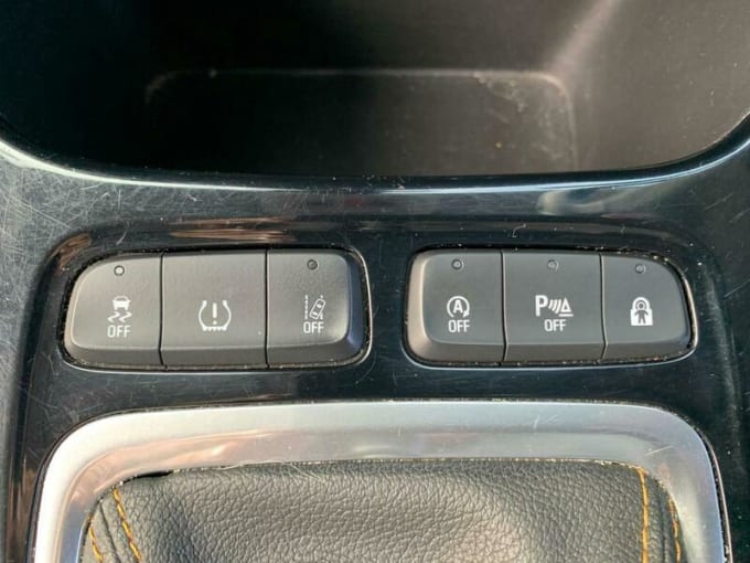 2025 Vauxhall Crossland X