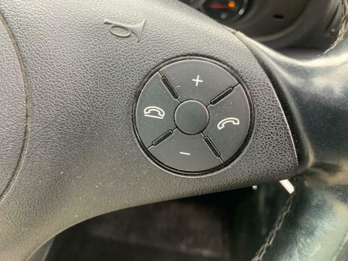 2025 Mercedes-benz Captiva