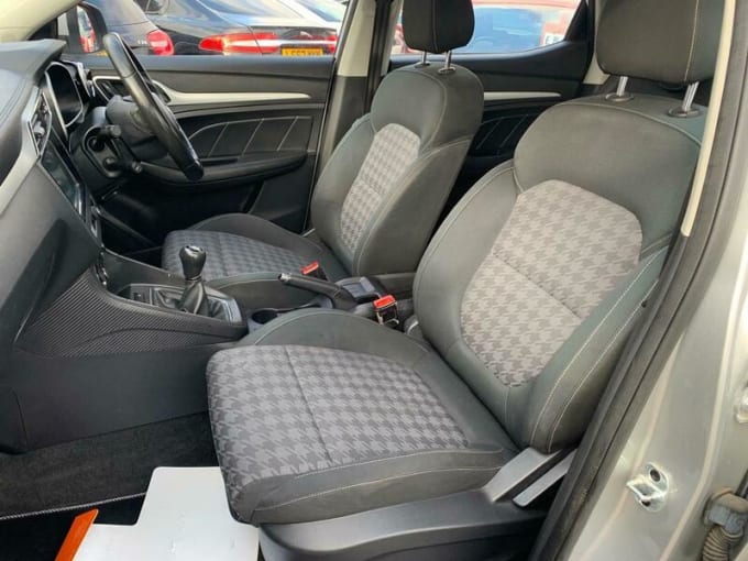 2025 Mg Zs