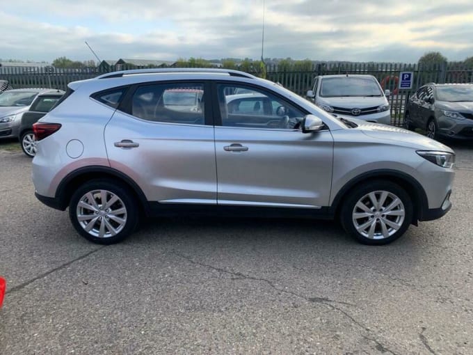 2025 Mg Zs