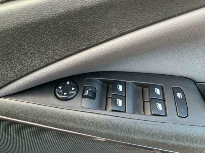 2025 Vauxhall Crossland X