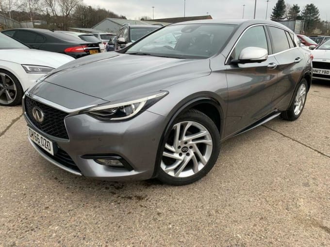 2017 Infiniti Q30