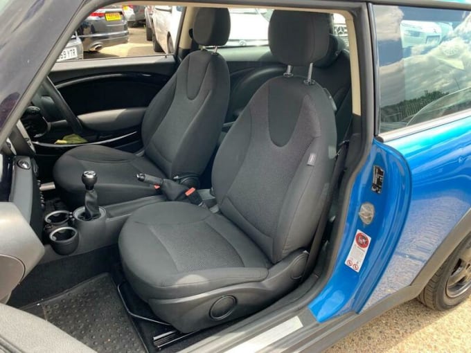 2025 Mini Hatch