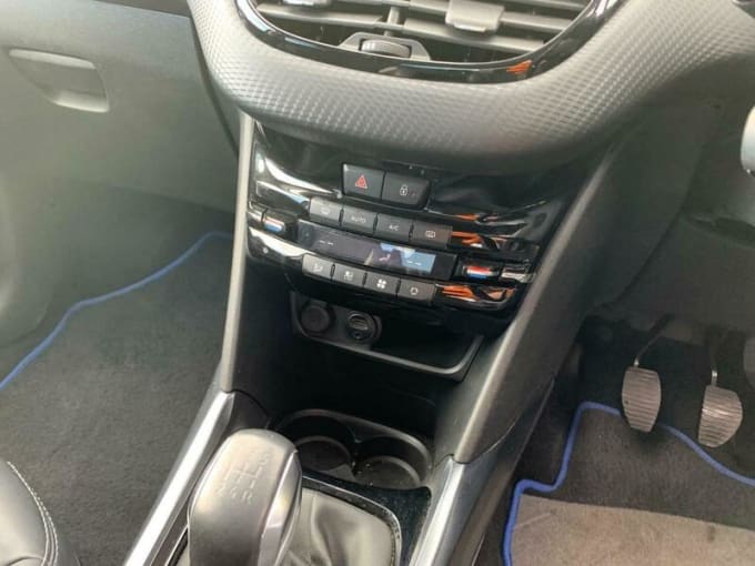 2025 Peugeot 2008