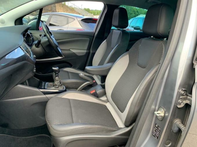 2025 Vauxhall Crossland X
