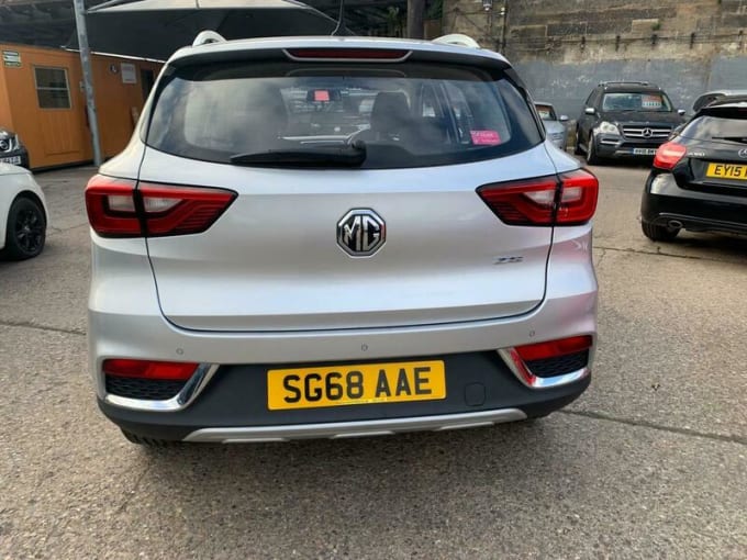 2025 Mg Zs