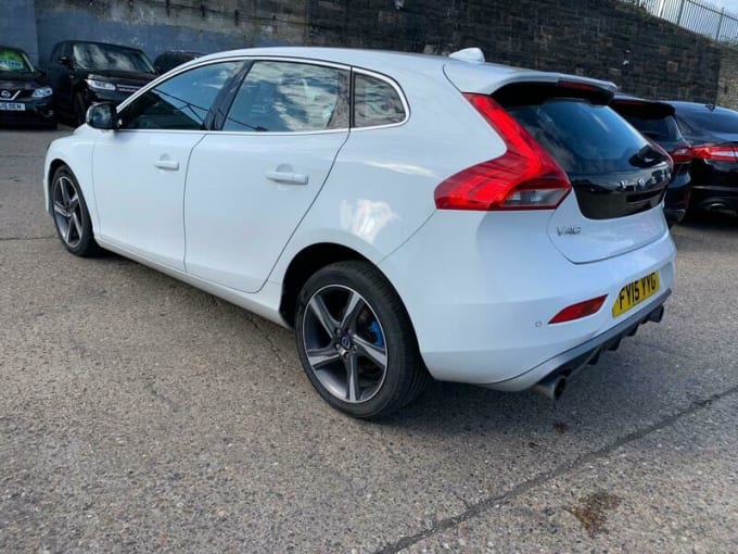 2025 Volvo V40
