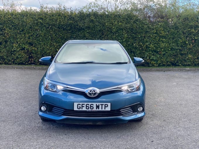 2016 Toyota Auris