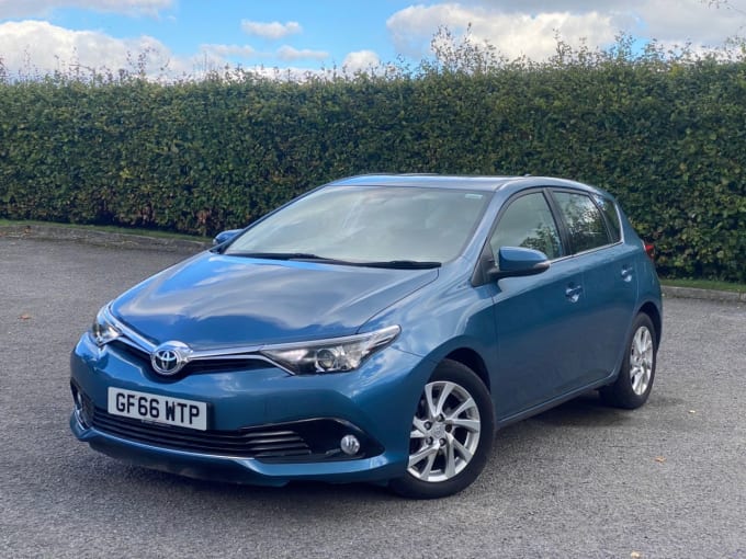 2016 Toyota Auris