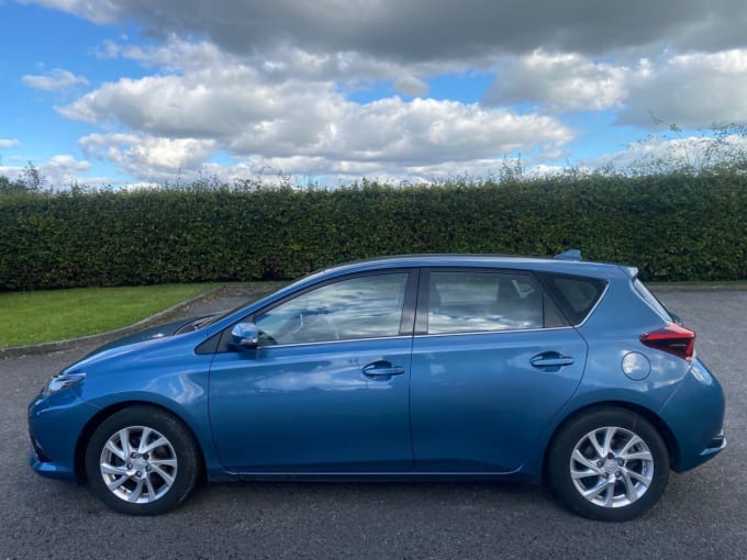 2016 Toyota Auris