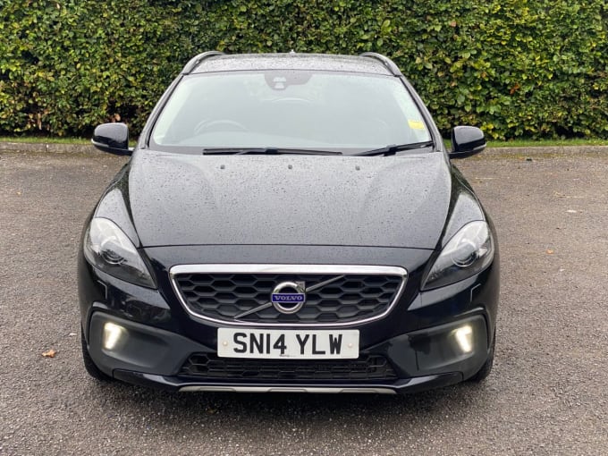 2024 Volvo V40