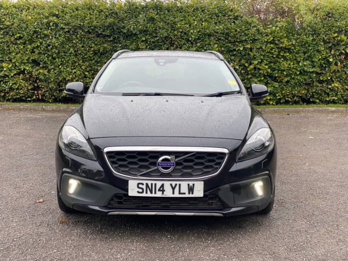 2024 Volvo V40