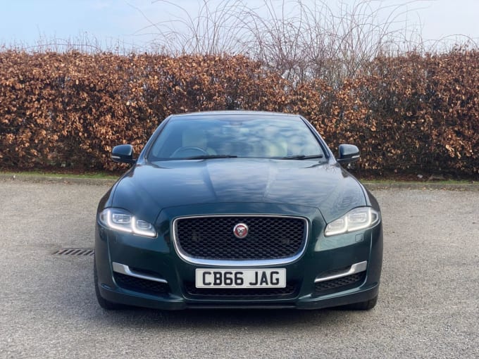 2025 Jaguar Xj