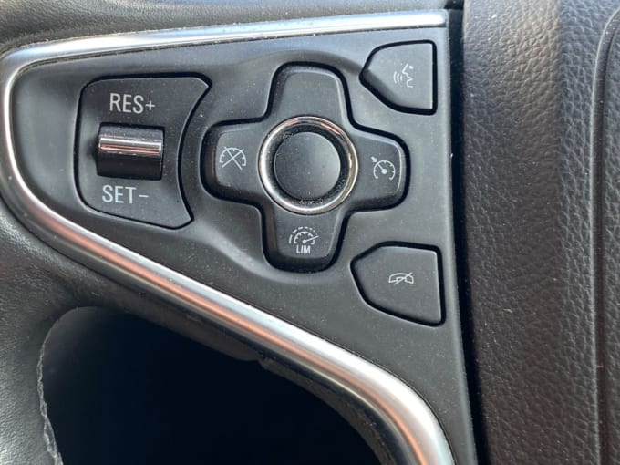 2025 Vauxhall Insignia
