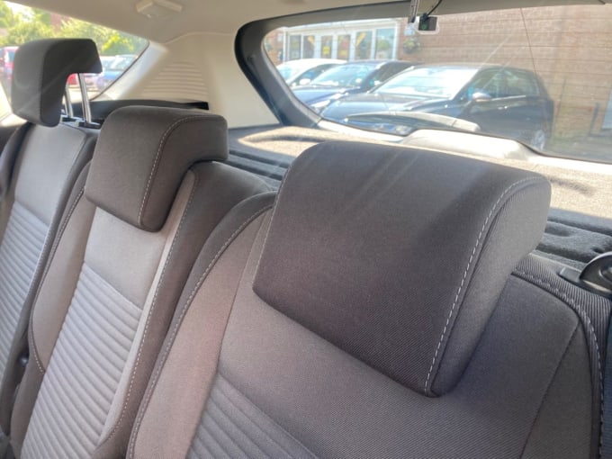 2025 Ford C-max
