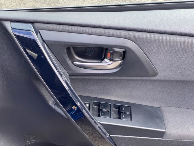 2025 Toyota Auris