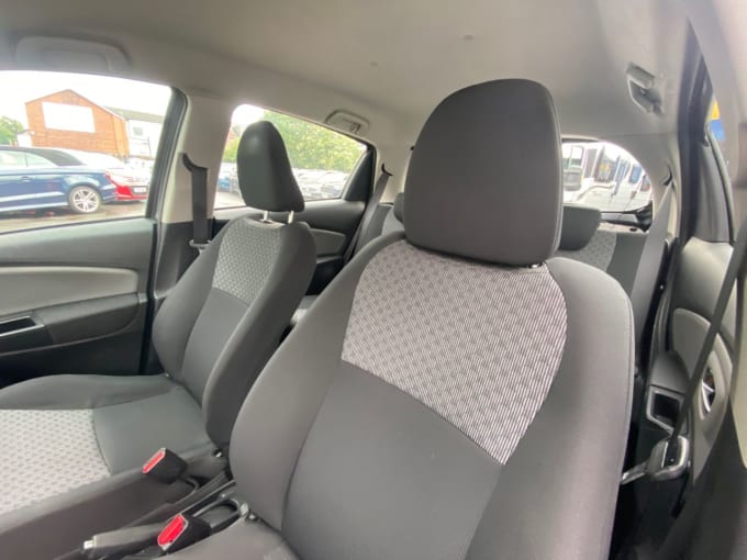 2025 Toyota Yaris