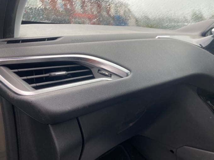 2025 Peugeot 208