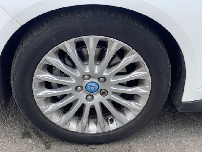 2025 Ford C-max