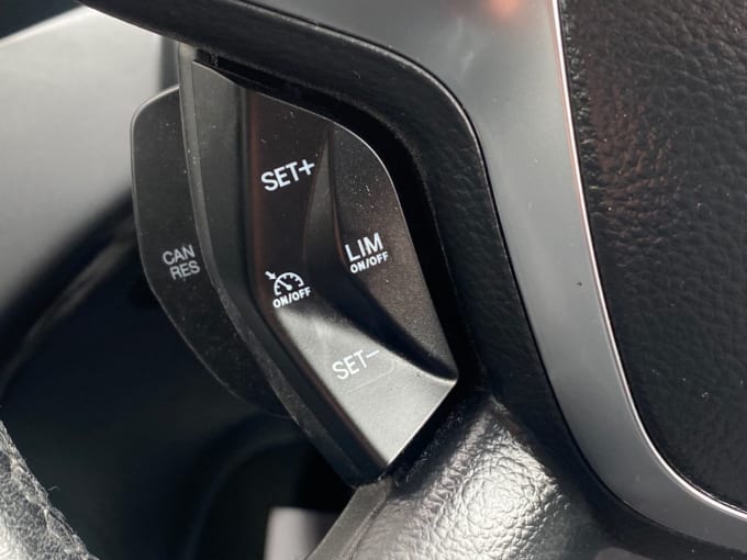 2025 Ford C-max