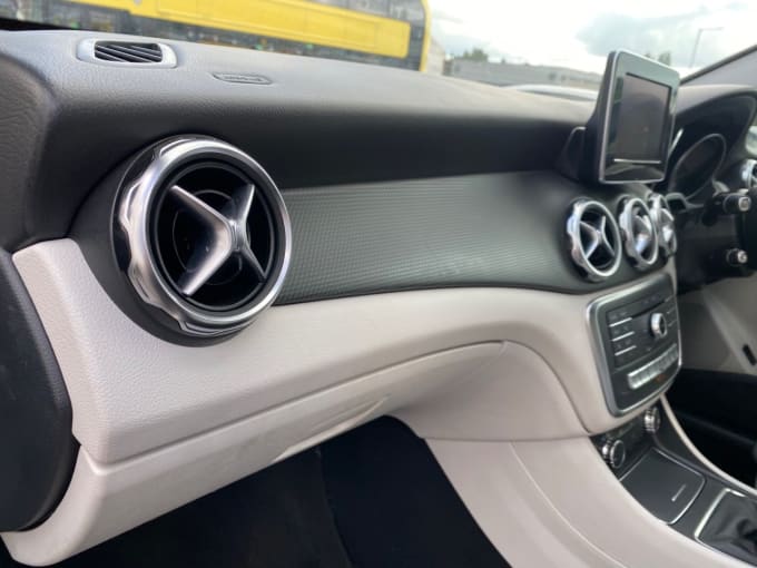 2025 Mercedes-benz 180