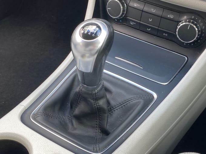 2025 Mercedes-benz 180