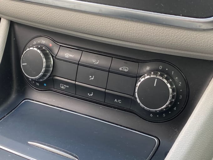 2025 Mercedes-benz 180