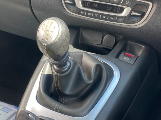 2025 Renault Grand Scenic