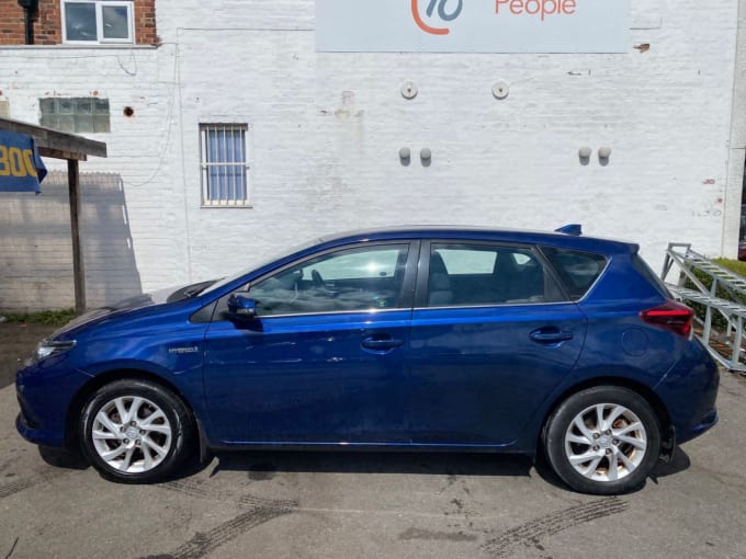 2025 Toyota Auris