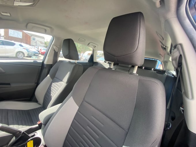 2025 Toyota Auris